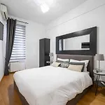 Navona & Pantheon Cozy Apartment